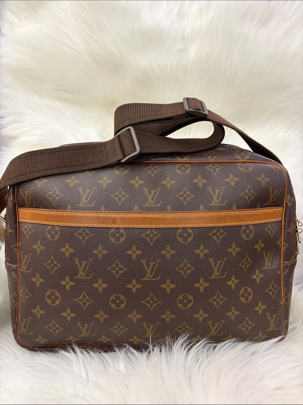 Louis Vuitton Reporter GM Bag